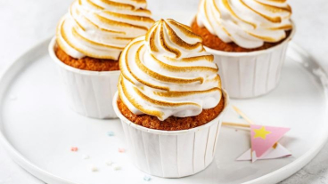 robot_meringue cupcakes.jpg